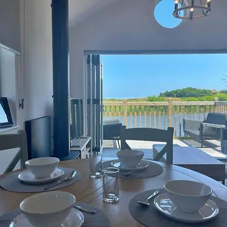 Lakeside Retreat, The Bay Filey, 2 Bedrooms With Ensuites, Parking With Ev Charger * Filey