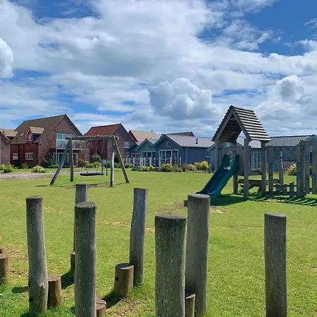 Lakeside Retreat, The Bay Filey, 2 Bedrooms With Ensuites, Parking With Ev Charger * 法利