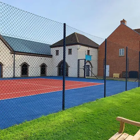 Lakeside Retreat, The Bay Filey, 2 Bedrooms With Ensuites, Parking With Ev Charger