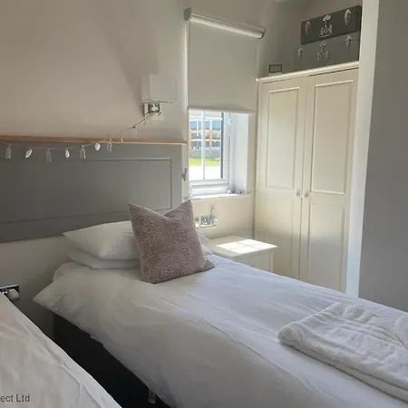 Lakeside Retreat At The Bay Filey, Sleeps 4, 2 Non-shedding Dogs Welcome For Free פילי