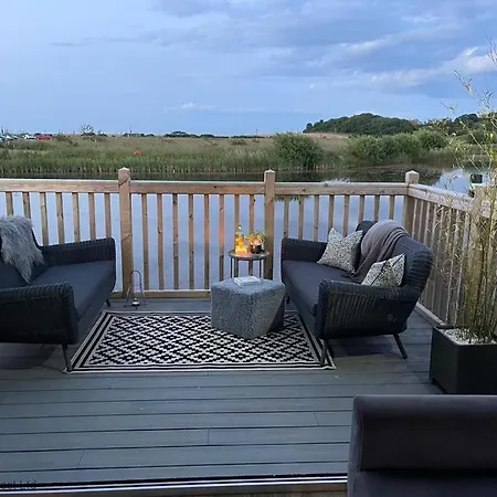 Lakeside Retreat At The Bay Filey, Sleeps 4, 2 Non-shedding Dogs Welcome For Free Ferienhaus *