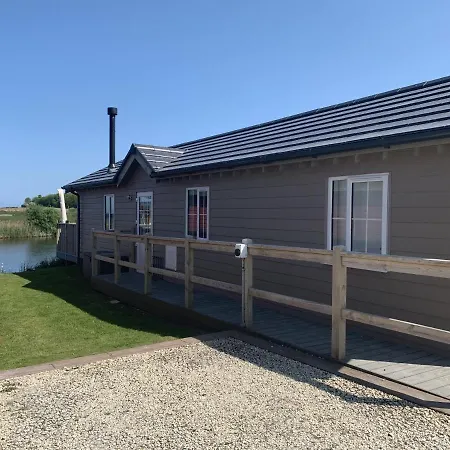 בית נופש Lakeside Retreat At The Bay Filey, Sleeps 4, 2 Non-shedding Dogs Welcome For Free פילי