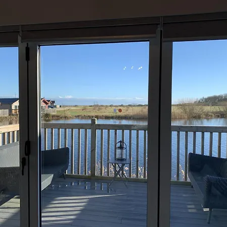 Semesterbostad Lakeside Retreat, The Bay Filey, 2 Bedrooms With Ensuites, Parking With Ev Charger *
