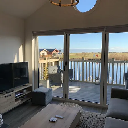 Lakeside Retreat, The Bay Filey, 2 Bedrooms With Ensuites, Parking With Ev Charger Filey
